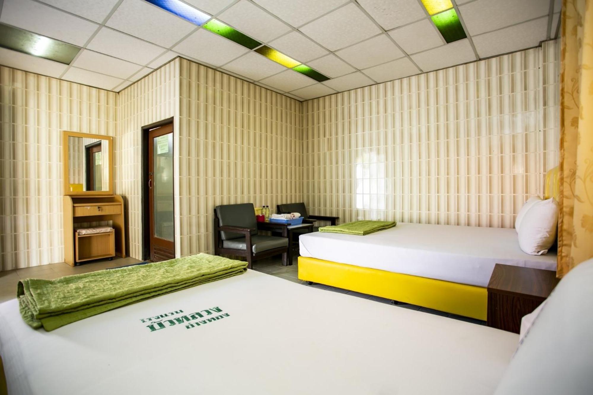 Bualuang Hotel Ang Thong Exterior photo