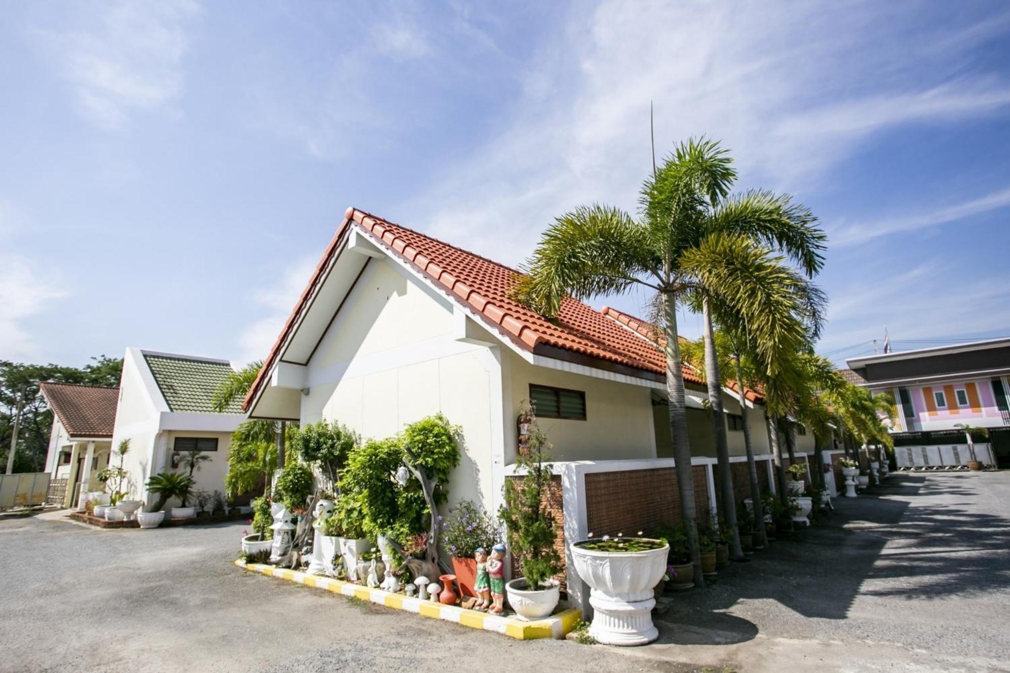 Bualuang Hotel Ang Thong Exterior photo